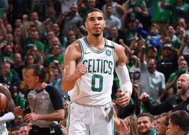 bob半岛体育平台-连续两战44+ 收放自如塔图姆已是联盟超级得分手